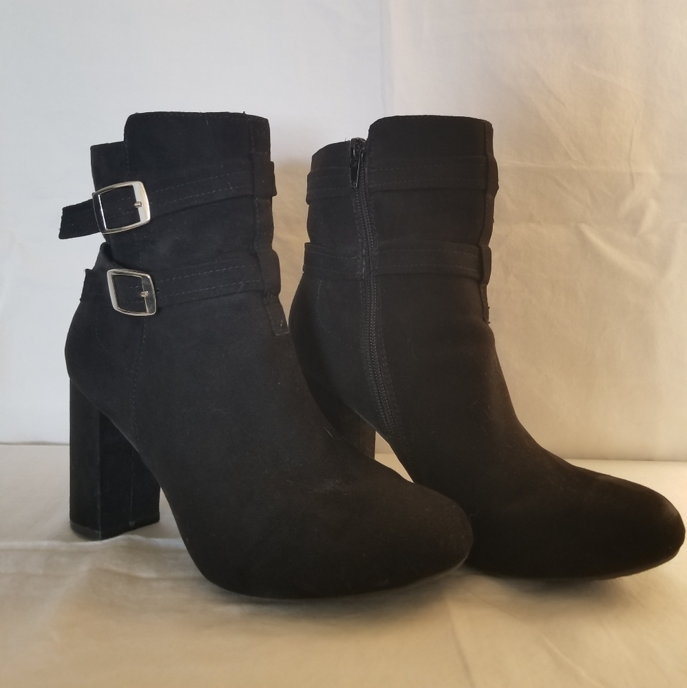 Boots - Picture 2 of 4